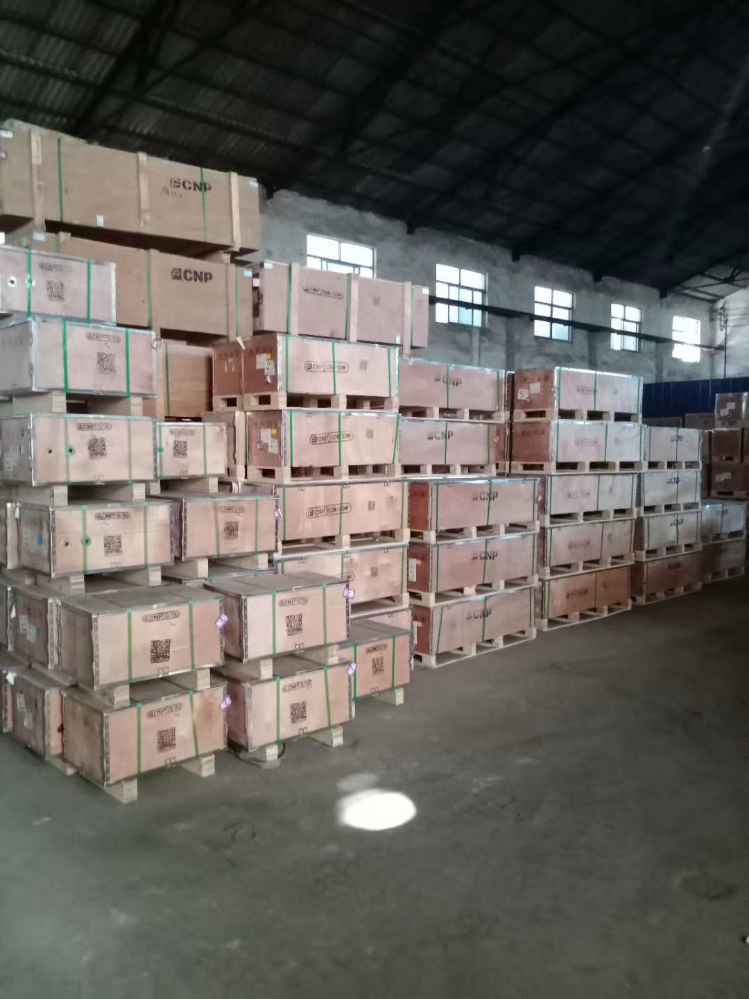 西安湛江耀久设备制造有限公司(4G网站)庫房(fáng)